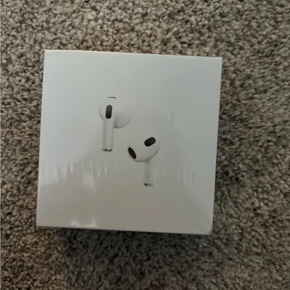 Apple AirPods Wireless Earbuds